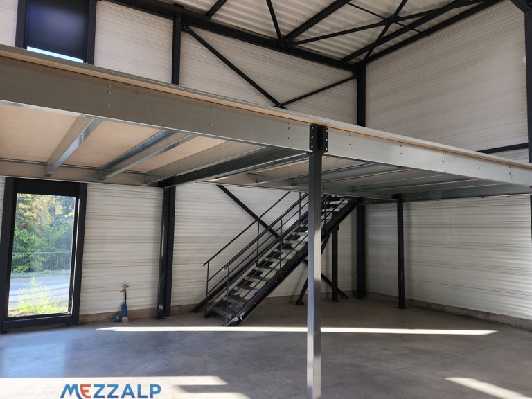 Mezzanine industrielle autoportée Mezzalp à Lyon.