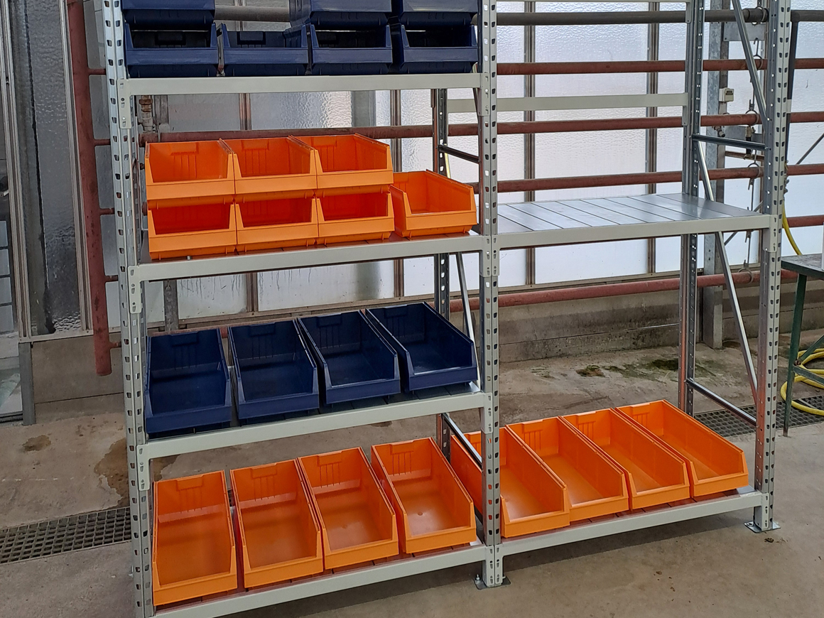 Rayonnage de picking pour préparation de commandes, stockage industriel à Lyon.
